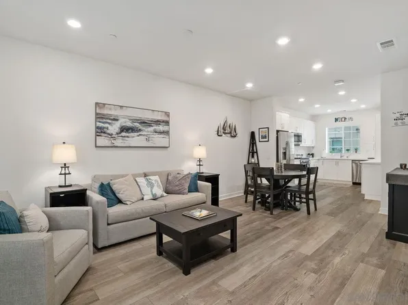 4336 Harbor Way Unit 3, Oceanside, CA 92056