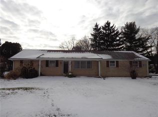 40 Bastian Ln, Allentown, PA 18104