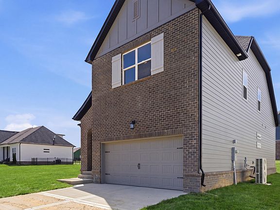 3rd image of 157 Blackberry Ln