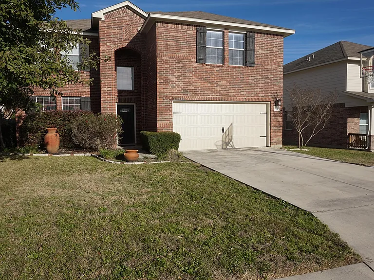 2121 Warwick Pl — Photo 2