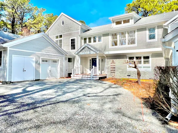 176 Sandpiper Ln #11, Tisbury, MA 02568