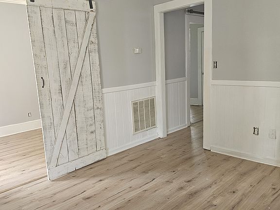 3rd image of 664 E Anderson St #662