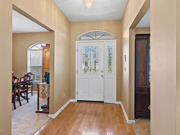 2nd image of 10718 Plum Hollow Dr