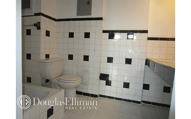 Rented by Douglas Elliman | media 23