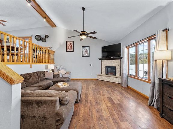 4th image of E9562 690th Avenue