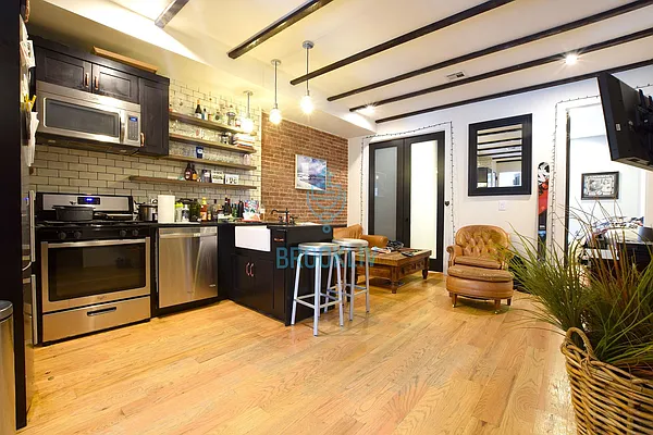 Rented by null | media 74