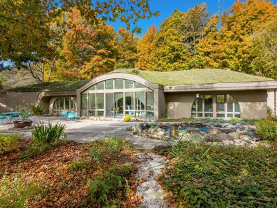 2488 W Trumbull Rd, Maple city, MI, 49664