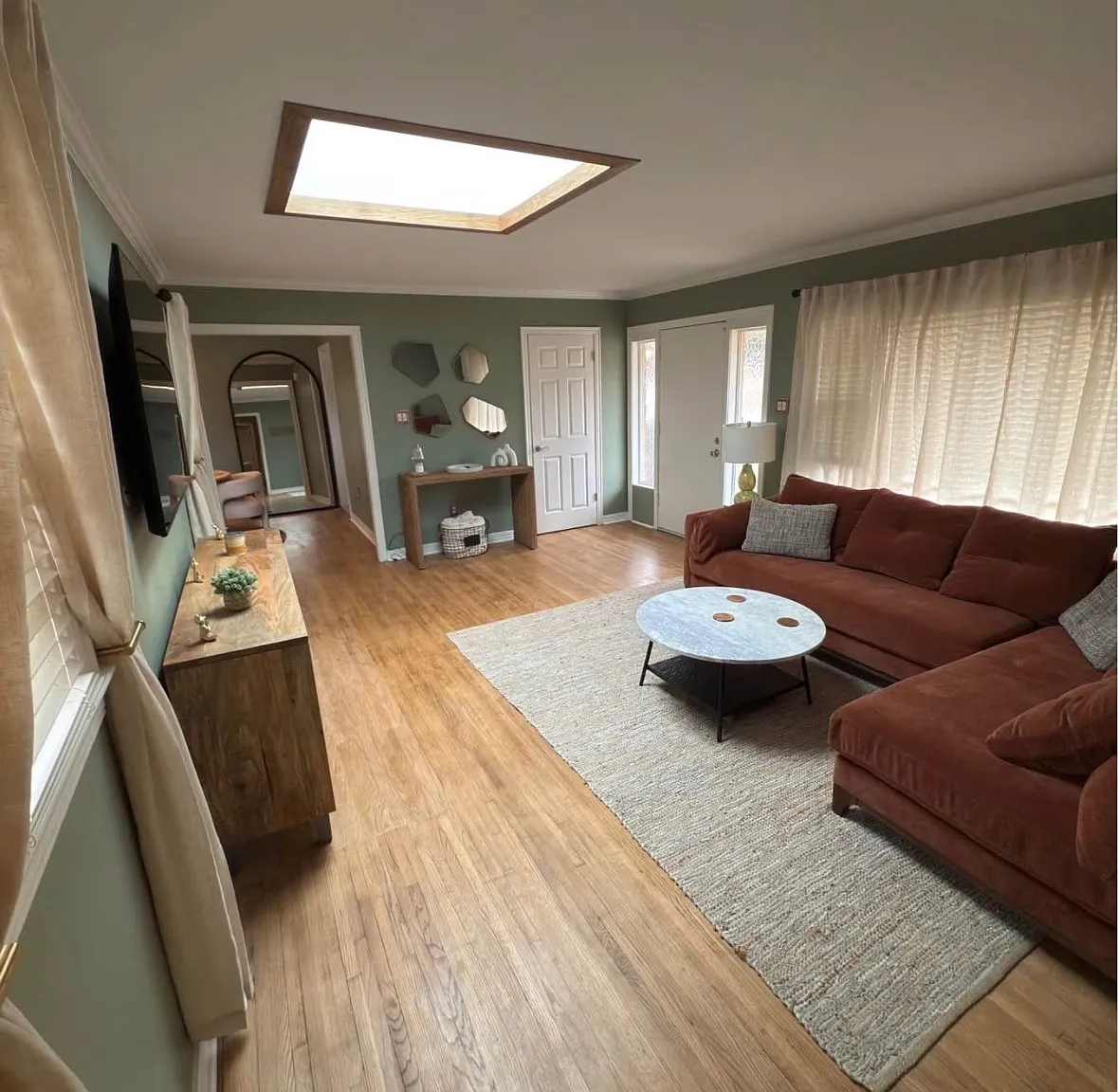 2 bed, 1550 sqft, $2,700 — Photo 2