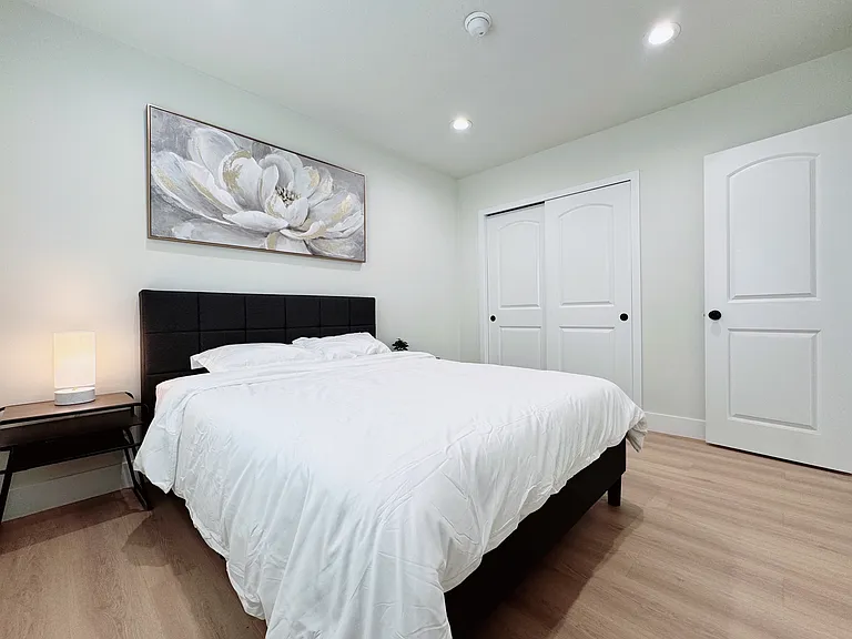 1209 Norgate St — Photo 8