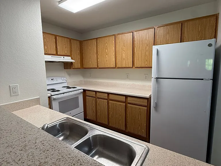 Highlands Apts — Photo 59