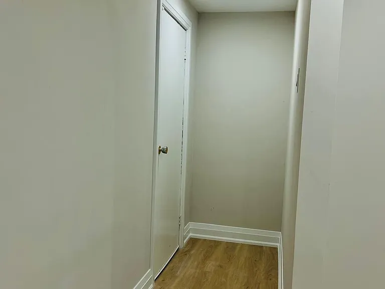 49 Edinburgh Rd #BASEMENT — Photo 4