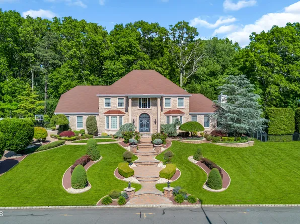 24 Alexis Drive, Farmingdale, NJ 07727