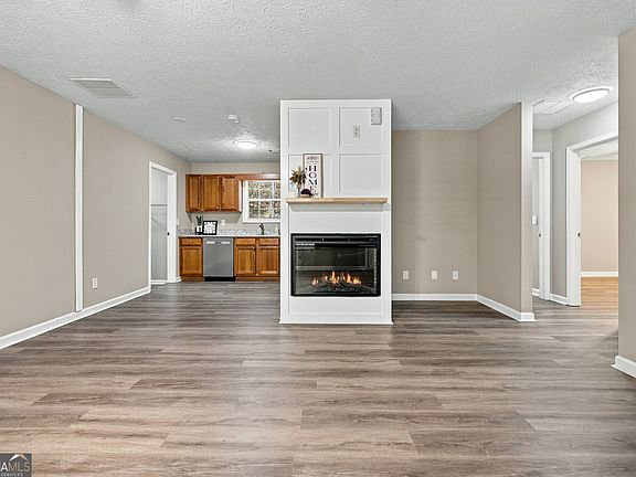 3rd image of 78 Creekside Trl