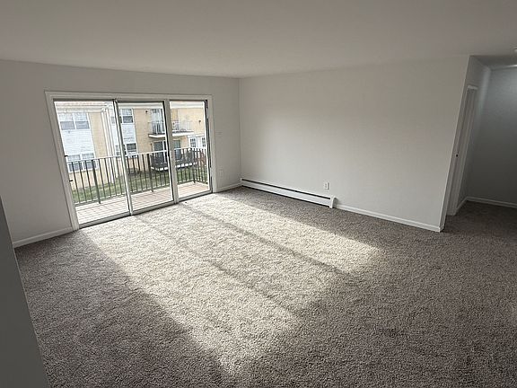 4th image of 33 Willow Dr #206A