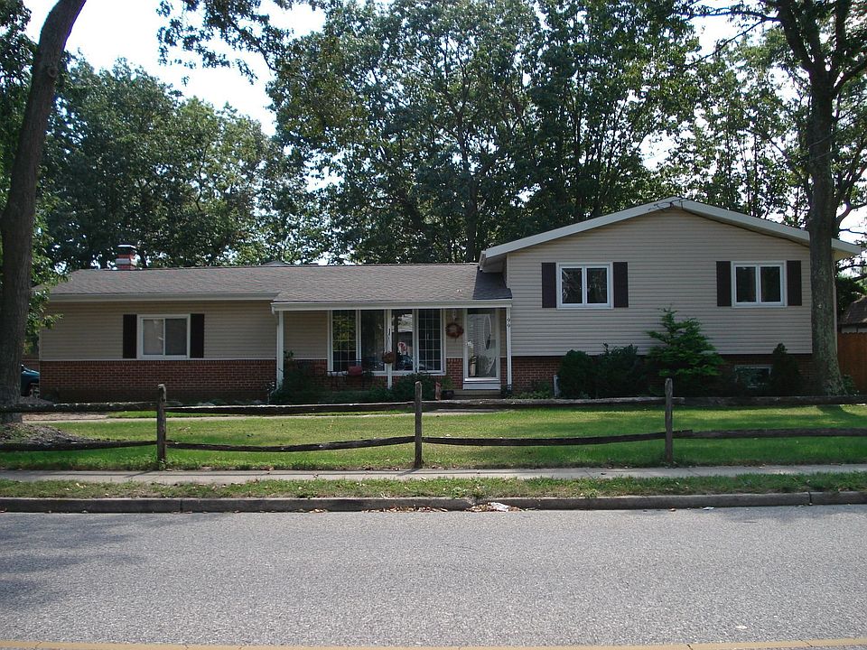 1st image of 99 Maine St