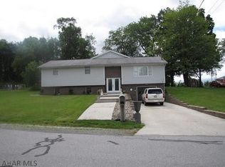 1010 Powell Ave, Cresson, PA 16630