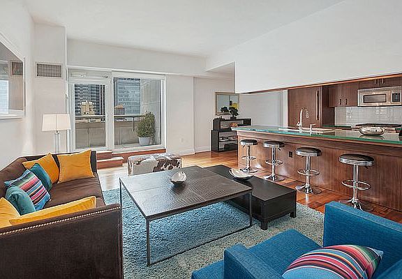 5th image of 33 W 56th St #D