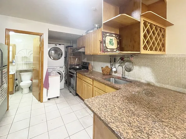 342 53rd St APT 1F, Brooklyn, NY 11220