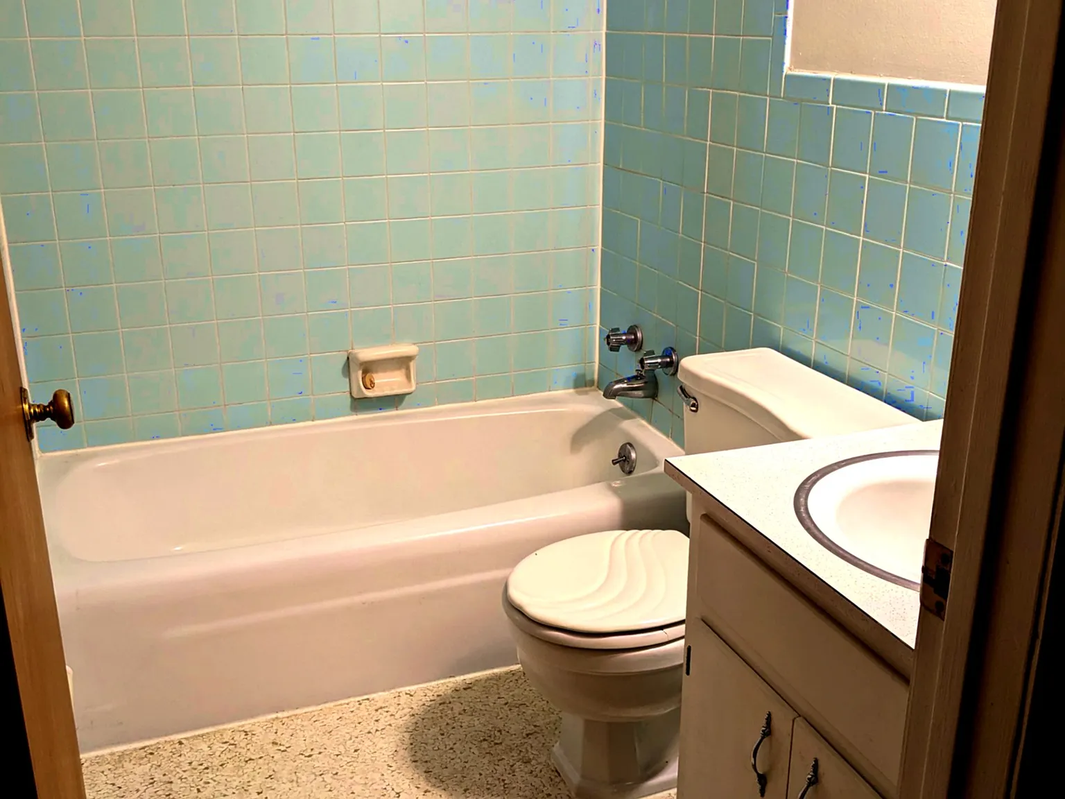 3 bed, 1.5 bath, 960 sqft, $1,200 — Photo 4
