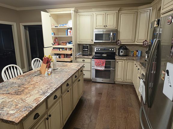 5th image of 180 Haven Cove Rd