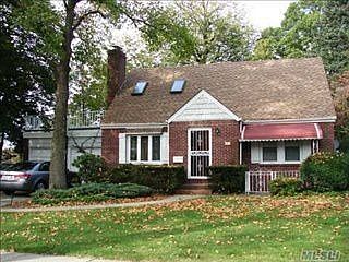 5th image of 677 Walter St