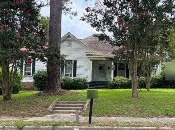 2nd image of 502 N Jefferson Ave