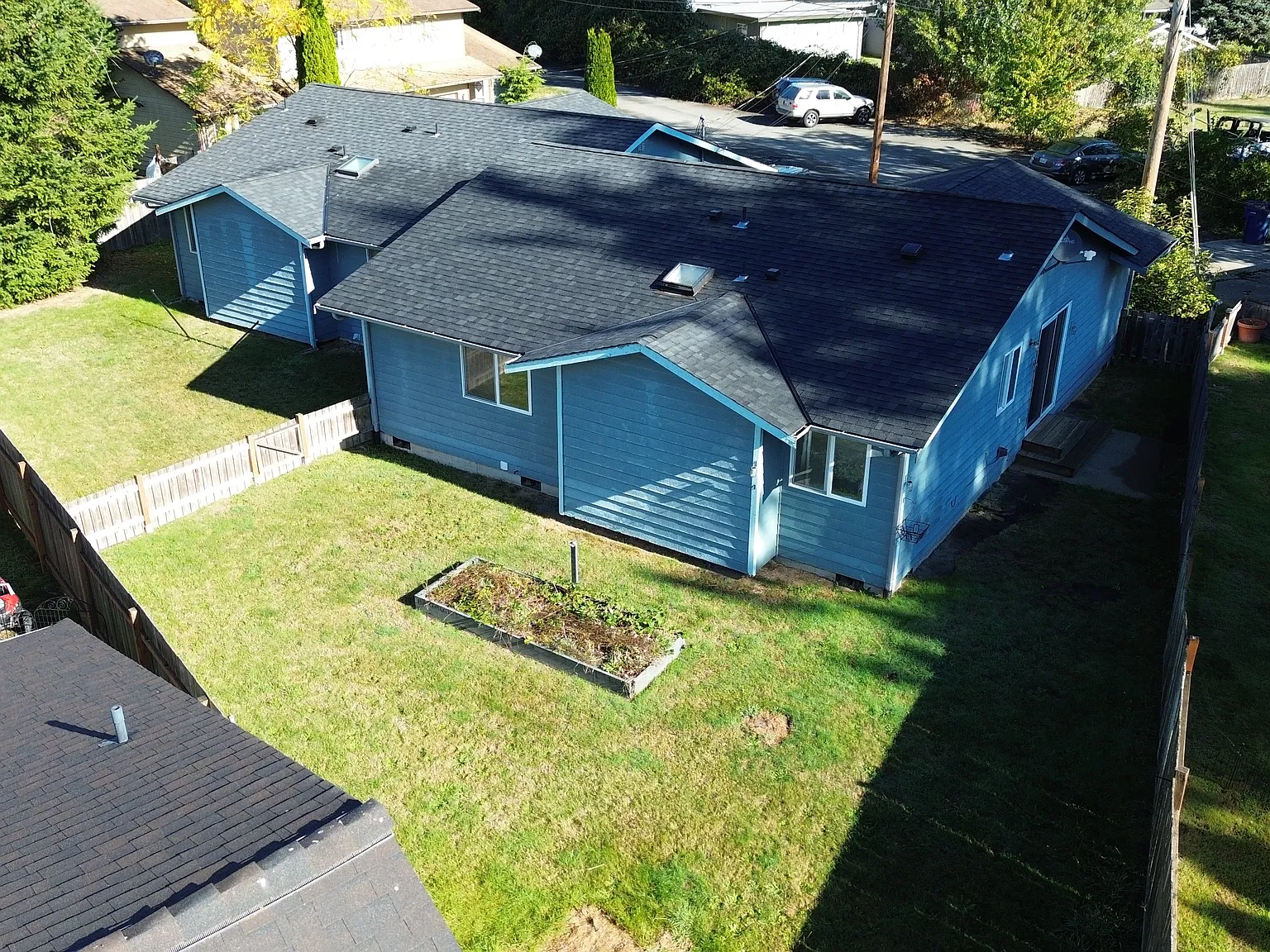 2 bed, 1.5 bath, 978 sqft, $2,400 — Photo 2