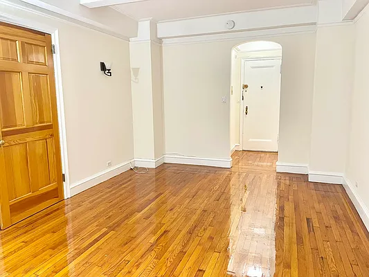 Rented by Meraki Realty LLC | media 9