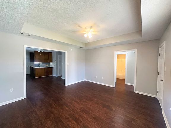 3rd image of 1632 Lexington Cir