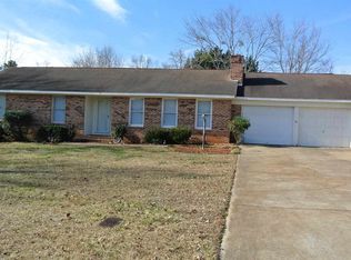 219 Knollwood Dr, Forest City, NC 28043
