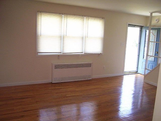 2nd image of 1119 Georgian Dr