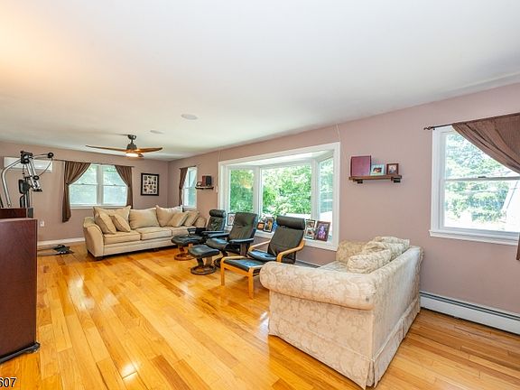 3rd image of 335 Elmira Trl