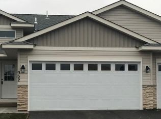 932 Moline Loop NW, Isanti, MN 55040
