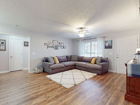5th image of 5035 Betsy Ann Ave