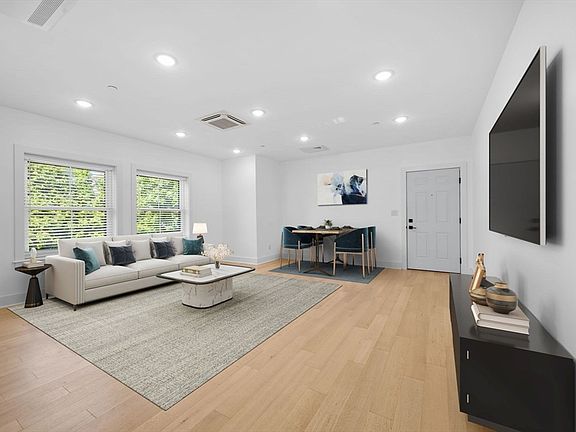 3rd image of 208 Spencer Ave Unit 3