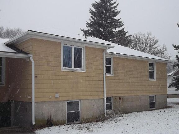 2nd image of 4 Loxley Dr