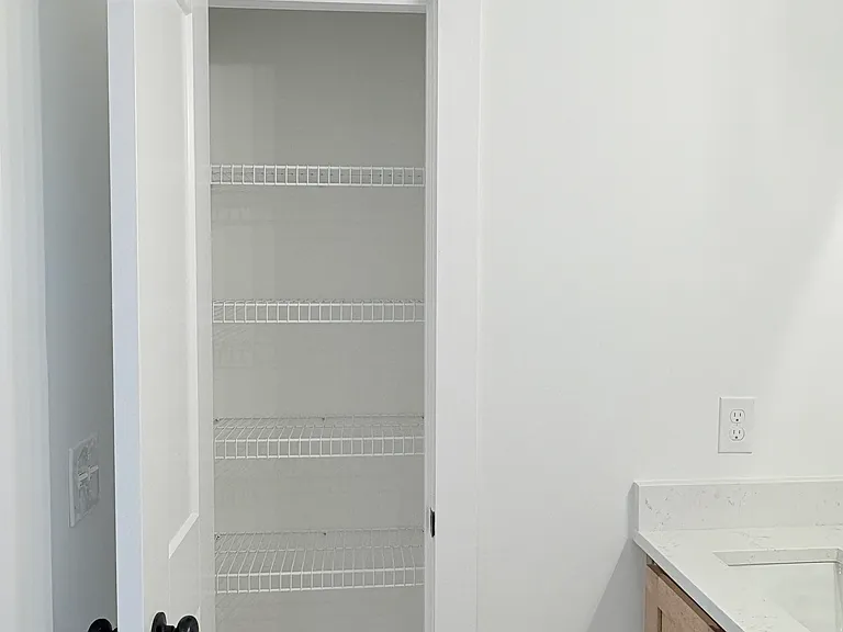 5369 Crocus Dr — Photo 12
