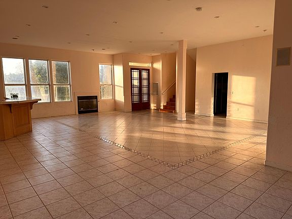 3rd image of 16905 Cresta Dr