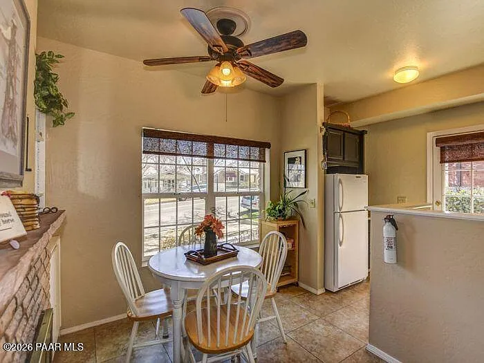 325 E Union St — Photo 10