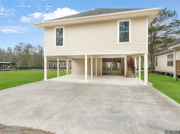 22962 Chene Blanc Ln, Maurepas, LA 70449