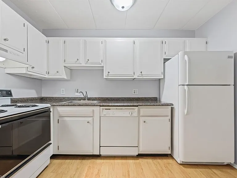 980 S Lincoln St — Photo 10