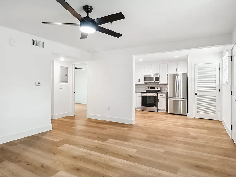 San Marco Square Apartments — Photo 7