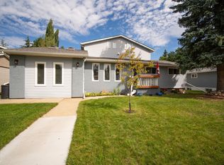 127 Pine St, Strathcona County, AB T8A1G9