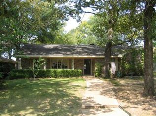 2865 Hubbard St, Paris, TX 75460