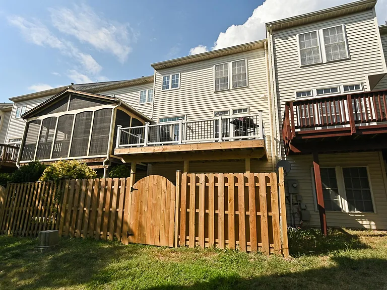 43045 Golf View Dr — Photo 46