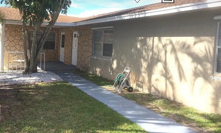 4742 SE Ebbtide Avenue — Photo 2