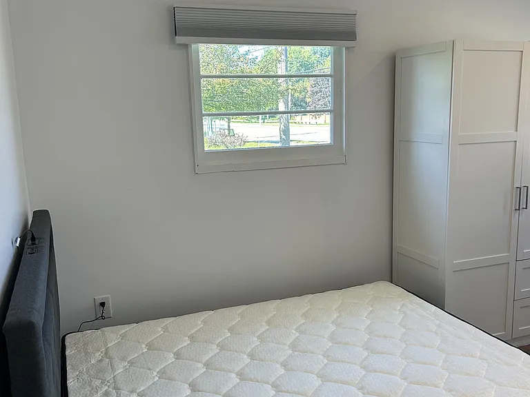 1473 Adelaide St N #2 — Photo 11