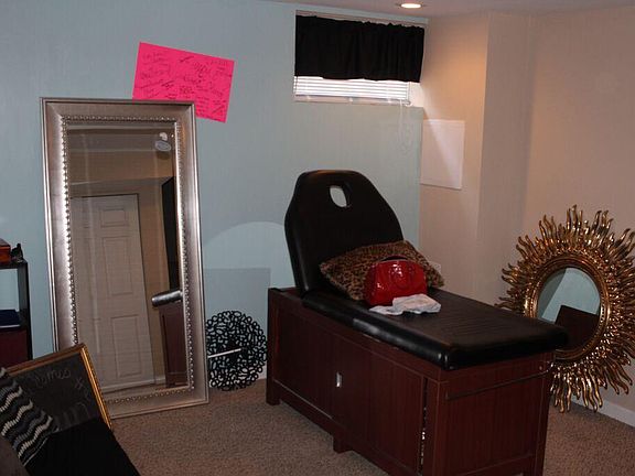 5th image of 3829 Blaine Ave