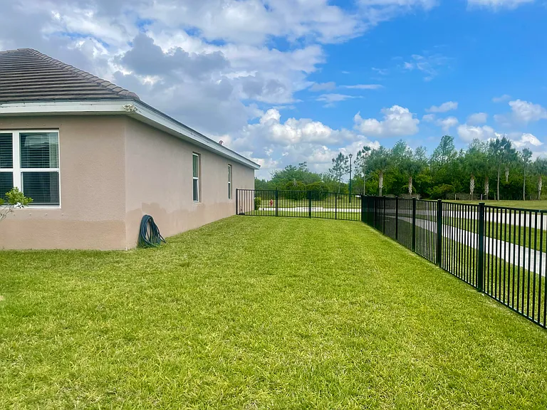 10574 SW Cambria Ln — Photo 44