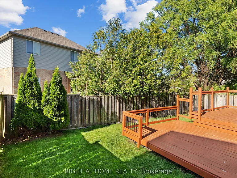 754 Hedgerow Pl — Photo 44